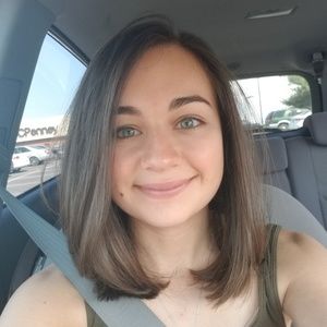 Meet your Posher, Olivia